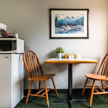 Mountain View Inn Canmore Luaran gambar